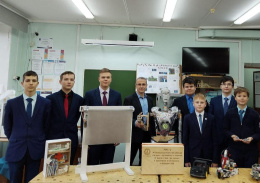 Учитель из Лобни обучает детей робототехнике