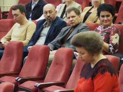 В работе совещания активное участие приняли депутаты