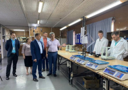 Глава городского округа Лобня посетил весовой завод «Мидл»