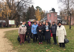 Пенсионеры из Лобни посетили достопримечательности близ Ивантеевки