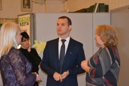 Глава города Евгений Смышляев посетил молодежно-досуговый центр "Депо"