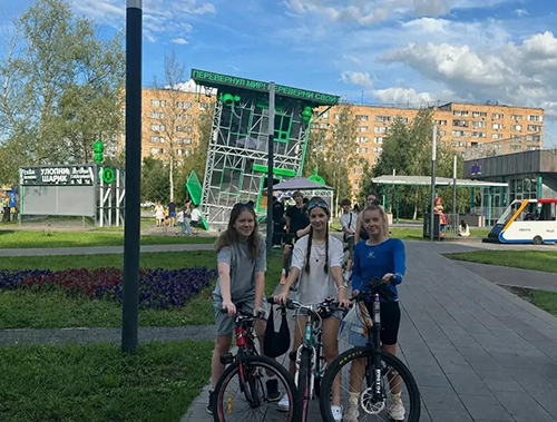 Волейбол, велопрогулки и кино под звёздами: День физкультурника «по-парковому»