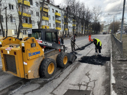 В Лобне проведут работы по ямочному ремонту