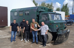 В Лобне передали автомобиль на нужды СВО