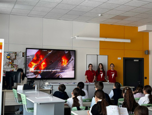 В школах Лобни прошли уроки мужества в честь годовщины победы в Сталинградской битве В школах Лобни прошли уроки мужества в честь годовщины победы в Сталинградской битве