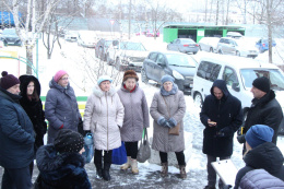 Жители Лобни встречаются во дворах с обслуживающими организациями
