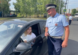 Сотрудники Лобненской Госавтоинспекции провели акцию «Пропусти пешехода»