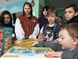 Депутаты регулярно помогают лобненскому Центру для несовершеннолетних