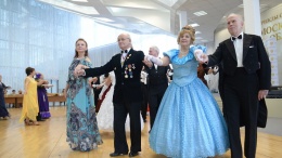 Пожилых граждан Лобни пригласили поучаствовать в бальном конкурсе