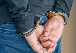 В Лобне полицейские пресекли сбыт наркотических веществ В Лобне полицейские пресекли сбыт наркотических веществ