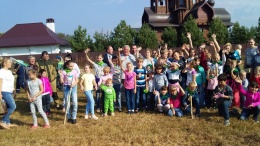 Более 100 людей приняли участие в посадке деревьев в микрорайоне Луговая