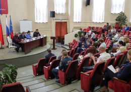 Ремонт дорог и новые детские площадки: глава Лобни провела общегородское совещание