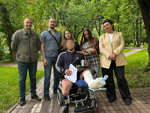 Глава Лобни навестила в госпитале бойца СВО Глава Лобни навестила в госпитале бойца СВО