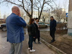 Глава Лобни проверила содержание дома 9 на улице Чехова