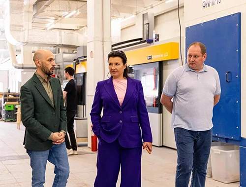 Глава Лобни посетила производственное предприятие «Карбоним Инжиниринг»