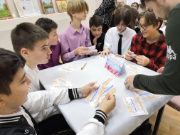 Лобненские школьнки поиграли в квиз