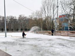 Лобненский парк готовит площадки для зимних забав