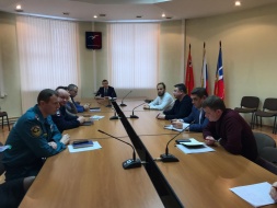 Глава города Евгений Смышляев провел совещание, посвященное предстоящему празднику Крещения Господня.  