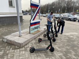 В Лобне продолжается ямочный ремонт дорог