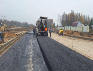 На Северном подъезде к Лобне приступили к асфальтированию 
