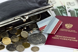 В настоящее время ПФР производит перерасчет страховых пенсий работающих пенсионеров 