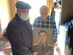 Председатель Совета депутатов Николай Гречишников поздравил ветерана Великой Отечественной войны с юбилеем
