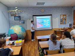 Для школьников Лобни провели занятие из курса «Россия - мои горизонты» Для школьников Лобни провели занятие из курса «Россия - мои горизонты»