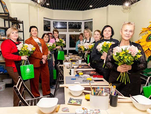 Глава Лобни поздравила матерей бойцов СВО с Днем матери