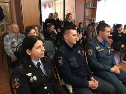 Сотрудники ОМВД Лобни проводят для детей тематические мероприятия Сотрудники ОМВД Лобни проводят для детей тематические мероприятия