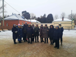 Пенсионеры из Лобни посетили достопримечательности Домодедово