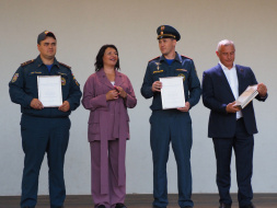 Глава Лобни в День города отметила лучших Глава Лобни в День города отметила лучших