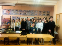 Для школьников Лобни провели урок мужества