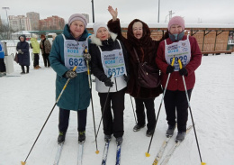 Пенсионеры Лобни приняли участие в «Серебряной лыжне»