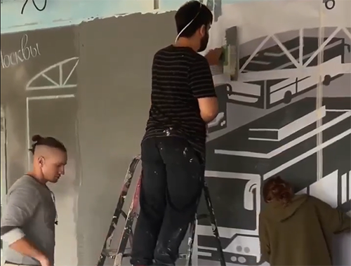 В школе №2 Лобни создают муралы с символами города