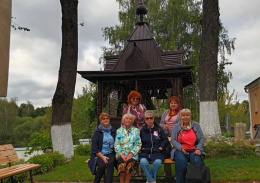 Лобненские пенсионеры побывали на святом источнике Сергия Радонежского