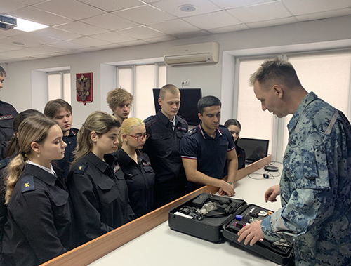 В ОМВД России по городскому округу Лобня прошла встреча со студентами колледжа «Подмосковье»