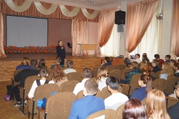 В рамках операции "Осенние каникулы" сотрудники ГИБДД встретились с учащимися колледжа