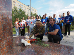 Депутаты почтили память детей – жертв войны в Донбассе