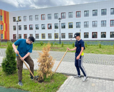 В школах Лобни начали работать летние трудовые бригады