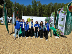 Партийцы из Лобни и местные молодогвардейцы приняли участие в акции "Лес будущего"