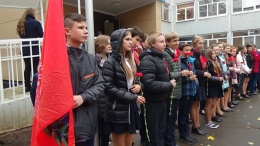 В Лобне в школе №2 состоялся митинг памяти Олега Ершова