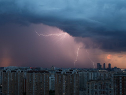 В Лобне устранили возгорание кровли
