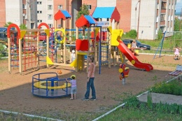 240 детских площадок по губернаторской программе установили в Подмосковье с начала года, в том числе и в Лобне