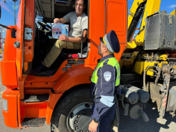 Сотрудники Госавтоинспекции городского округа Лобня провели профилактическое мероприятие "Грузовик" Сотрудники Госавтоинспекции городского округа Лобня провели профилактическое мероприятие "Грузовик"