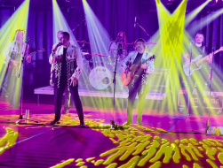 В Лобне выступили легендарные "Песняры" В Лобне выступили легендарные "Песняры"