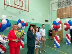 В Лобне поздравили с Днем знаний будущих медиков В Лобне поздравили с Днем знаний будущих медиков