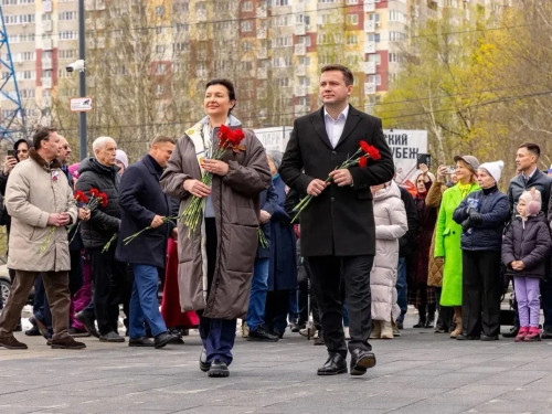 Связь поколений: в Лобне открыли обновленный мемориал «Зенитное орудие»