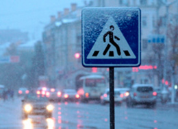 Пешеходам Лобни напомнили правила безопасности в зимний период