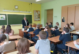 В школах Лобни проходят уроки мужества