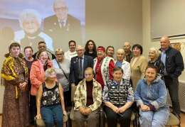 Жители Лобни встретились с автором книг об авиации Жители Лобни встретились с автором книг об авиации